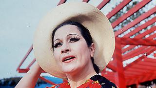 Un día como hoy  nace Yma Sumac, la impresionante soprano peruana