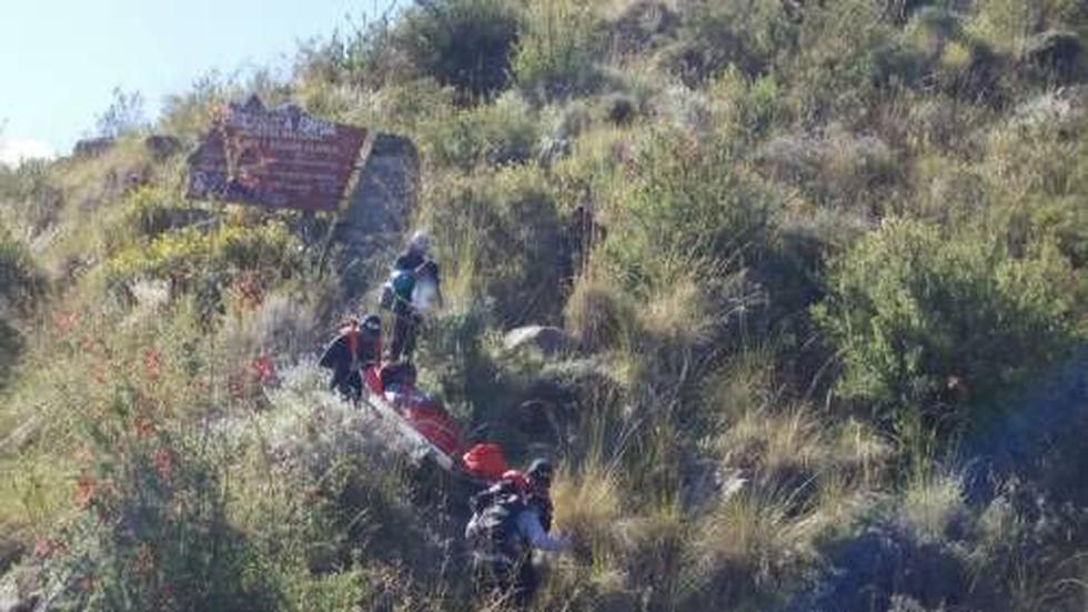 Los agentes lograron ubicar y rescatar a Edgar Fernández (35), Jhan Fernández (18) y Sergio Mancera (27), quienes habían emprendido el ascenso al volcán Misti. (Foto: PNP)