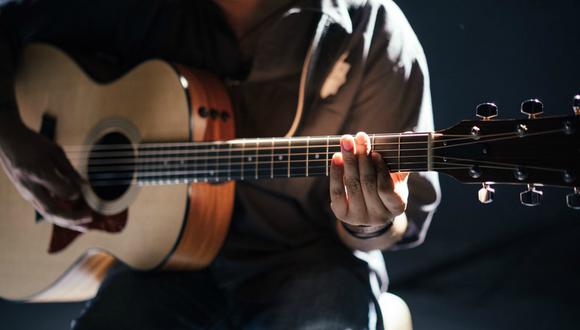 La diferencia de sonido entre una guitarra de 5000 dólares y otra de 150, explicada por un youtuber. (Foto: Referencial/Pixabay)
