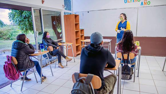 Isla de Pascua o Rapa Nui es la única comuna de Chile en la que se han reiniciado las clases escolares, mientras el coronavirus avanza en el país. (Foto: Miguel Carrasco / AFP)
