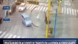 Cercado de Lima: identifican a conductor de minivan que chocó contra policía en moto | VIDEO