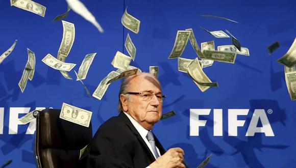 Joseph Blatter se mostró arrepentido tras elegir a Qatar como sede del Mundial. (Foto: EFE)