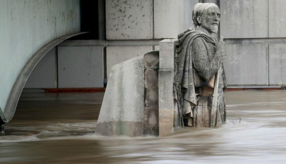 París: Río Sena se desborda y amenaza obras de arte en el museo Louvre. (AFP)
