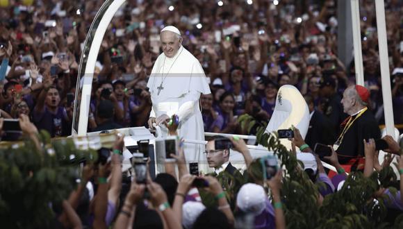 A su llegada a Lima, Sumo Pontífice fue aclamado por multitud de fieles de la capital. (Foto: Luis Centurión)