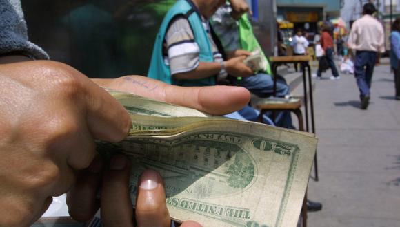 En casas de cambio, el dólar se cotiza a S/ 3.331 (compra) y S/ 3.332 (venta). (Foto: USI)