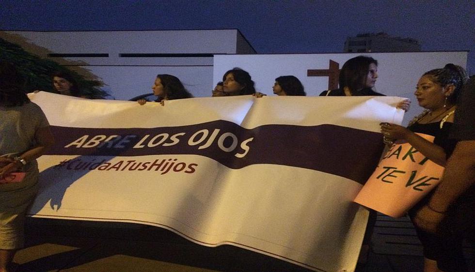 Así fue la protesta en la sede del Sodalicio por archivamiento del caso Figari. (Perú21)