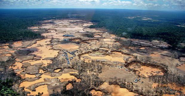 Donde había bosque, hoy hay depredación y contaminación. Brutal efecto de la minería ilegal en nuestra selva. (GEC)