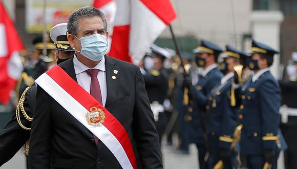 Manuel Merino es fotografiado luego de ser juramentado como presidente en Lima (Perú), el 10 de noviembre de 2020. (AFP / Luka GONZALES).