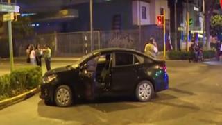Tres heridos dejó choque vehículo con motocicleta en Miraflores | VIDEO