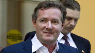 EEUU: Piden deportación del periodista británico Piers Morgan