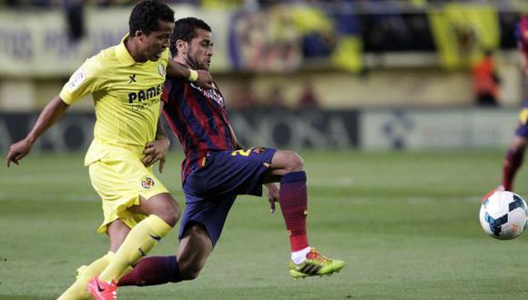 Villarreal expulsó de por vida a hincha que arrojó plátano a Dani Alves. (Reuters)