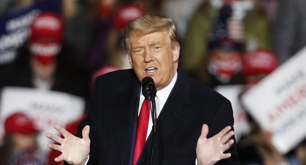 El presidente de Estados Unidos, Donald Trump, se dirige a sus partidarios durante un evento en Pennsylvania, el 20 de octubre de 2020. (EFE/EPA/DAVID MAXWELL).