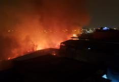 Incendio de grandes proporciones en el Centro de Lima deja a más de 35 familias damnificadas | VIDEOS
