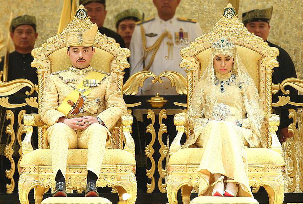 El príncipe Abdul Malik junto a su esposa Dayangku Raabi\'atul \'Adawiyyah Pengiran Haji Bolkiah. (EFE)