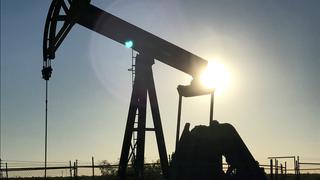 Guerra comercial limita escalada del petróleo, a pesar de avance en precio del barril