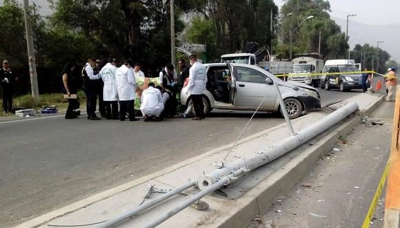 Chosica: Cadáver de mujer es hallado en la maletera de un auto accidentado. (Perú21)