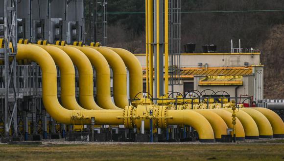 Gazprom explicó que le cortó el suministro a los dos países porque se negaron a pagar en rublos, algo que el presidente ruso Vladimir Putin exigió a las naciones “hostiles”. El Kremlin advirtió que otros países se quedarán sin gas ruso en caso de no aceptar el acuerdo de pago. (Foto: AFP)