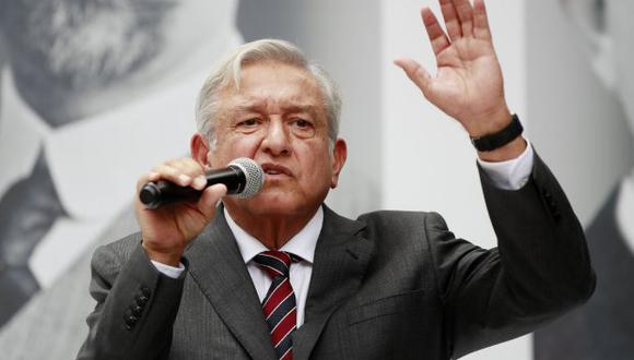 "Como dije en campaña, se va a cumplir el compromiso de vender o rentar, los aviones y helicópteros que se usan para el traslado de altos funcionarios públicos", dijo López Obrador. (Foto: EFE)