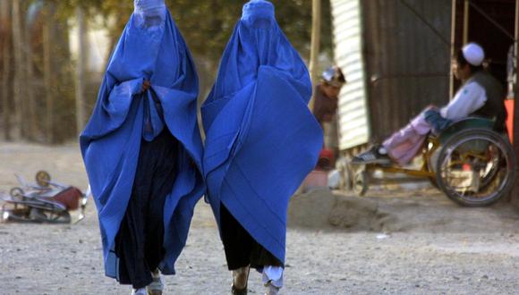 Afganistán ya era en 2011 el peor país donde una mujer podía vivir, según una encuesta de la fundación Thomson Reuters, y ahora todo indica que la situación para ellas solo va a empeorar. (Foto: AFP PHOTO/Alexander NEMENOV)