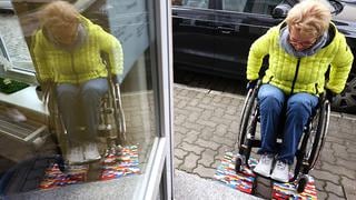La mujer en silla de ruedas que construye rampas para discapacitados con piezas de Lego 