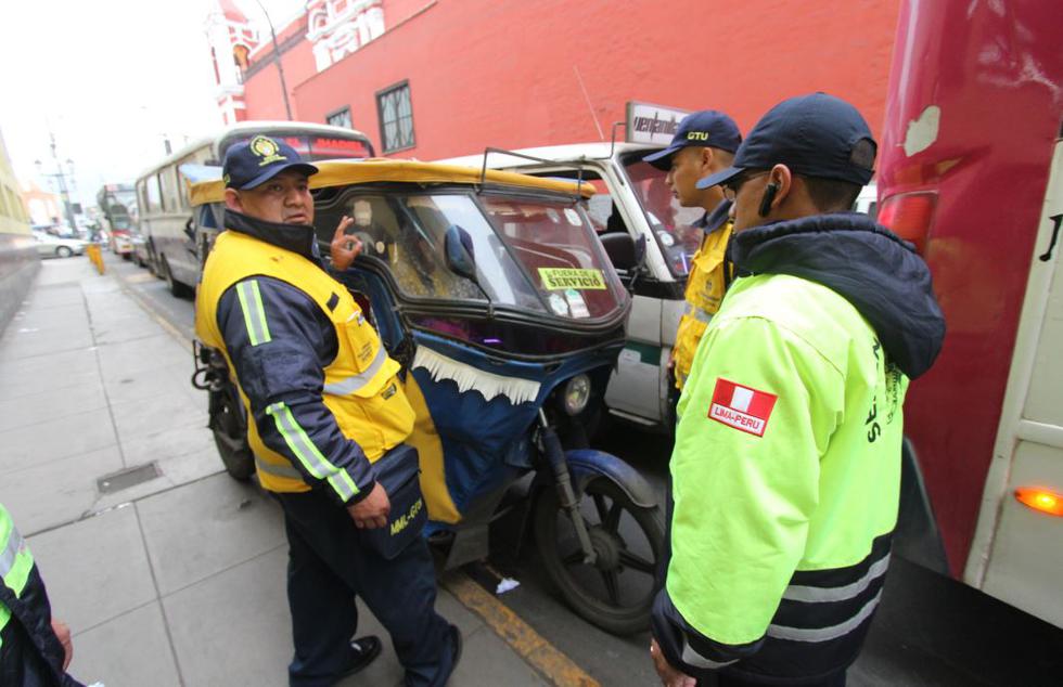 Inspectores de transporte de la comuna limeña aplicaron multas de S/ 630 a los conductores infractores. (MML)