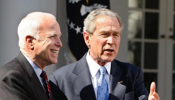 "Sobre todo, John detestaba el abuso de poder. No podía soportar fanáticos y déspotas fanfarrones", aseguró el exmandatario, George W. Bush. (Foto: AP)