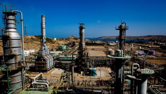 "A la fecha, la refinería de Talara viene costando más de US$5,600 millones y no está al 100%". (Foto: EFE)