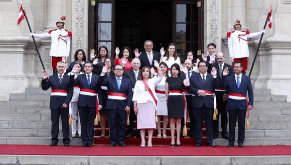 Dina Boluarte y los miembros del gabinete liderado por Alberto Otárola. Foto: Presidencia