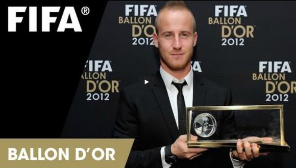 El centrocampista eslovaco Miroslav Stoch ganó el trofeo Puskas otorgado por la FIFA al mejor gol de 2012. (Captura)