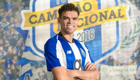 Pepe es nuevo futbolista del cuadro portugués hasta el 2021 (Foto: @FCPorto).