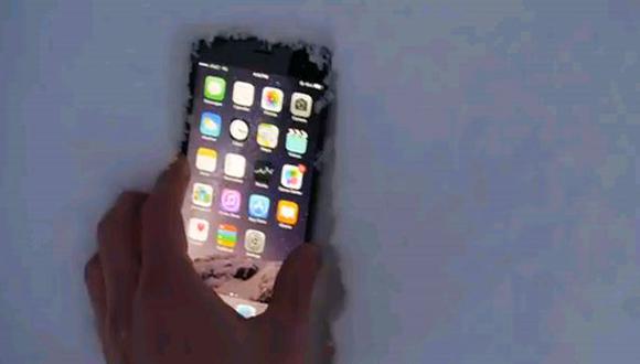 iPhone pasó un día bajo la nieve. (TechRax en YouTube)