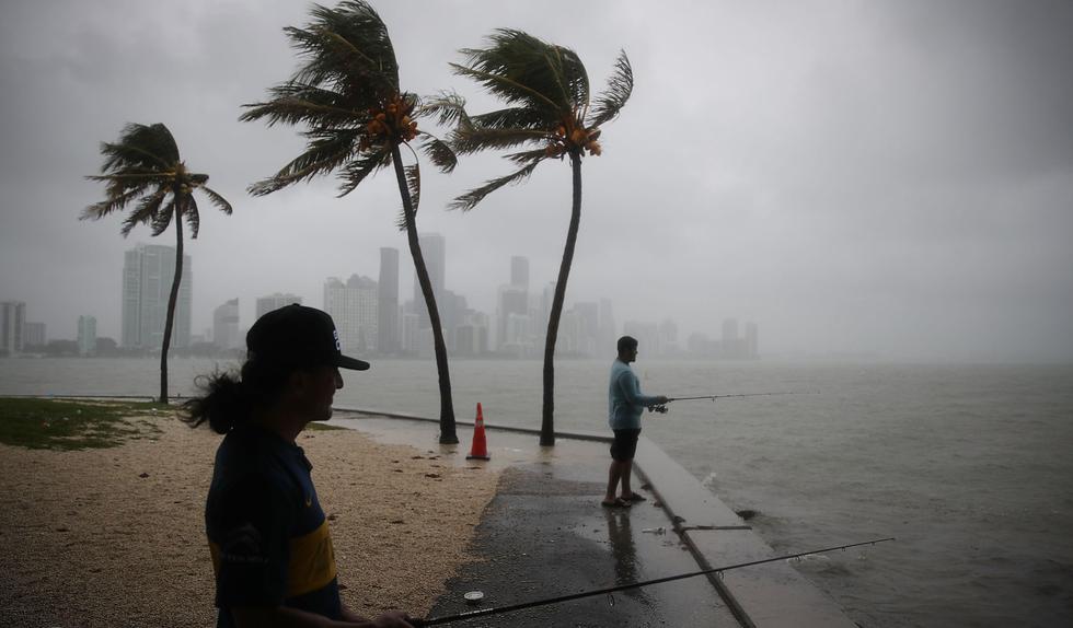 Florida: Tormenta tropical 'Gordon' desplaza a bañistas y afecta comercios. (AFP)
