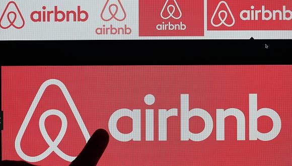 Chirinos señaló que proyecto "no tiene como fin regular los alquileres de viviendas, departamentos u otros realizados mediante plataformas virtuales", tales como Airbnb. (Getty)