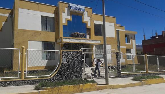 Así luce la posta médica Antauta, en Puno, luego de que su remodelación demorara 4 años por trámites burocráticos. (Facebook)
