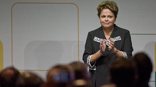 Brasil: Dilma Rousseff reduce impuestos y sube sueldos