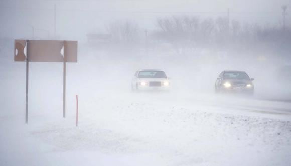 Millones de personas no pueden continuar su viaje tras la fuerte tormenta invernal que azota a California. | Foto: AFP