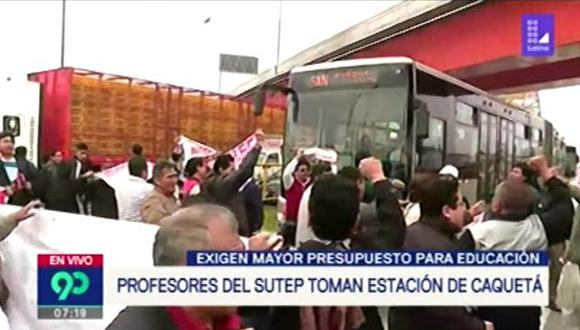 Sutep bloqueó circulación de buses del Metropolitano. (Foto: Latina)