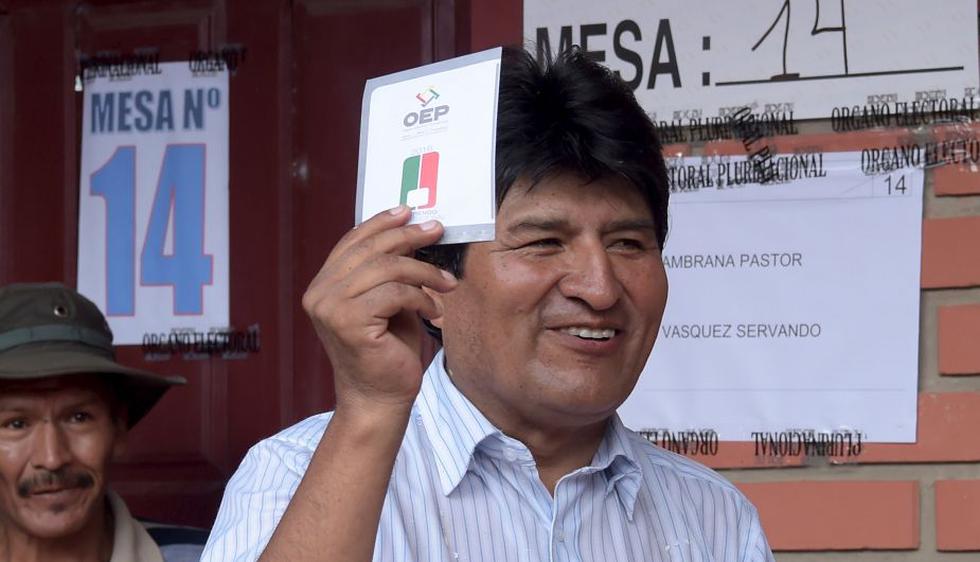 Bolivia: Referéndum sobre continuidad de Evo Morales empañado por quema de cédulas de sufragio en Santa Cruz. (Reuters)