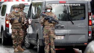 París: Dos heridos por arma blanca tras ataque cerca de la antigua sede de revista Charlie Hebdo