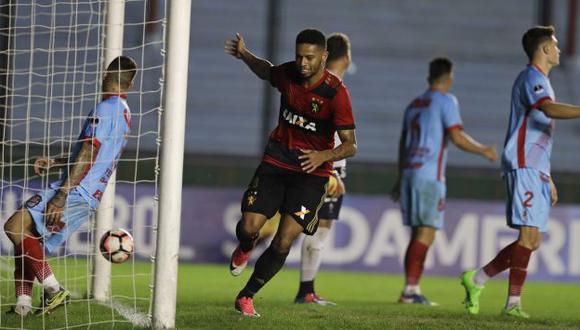 Sport Recife se impuso 3-2 en el marcador global de la serie y clasificó a la siguiente fase de la competición, donde enfrentará a Ponte Preta. (AP)