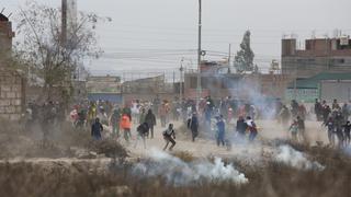 Arequipa: Cierran aeropuerto tras enfrentamientos entre manifestantes y policías 