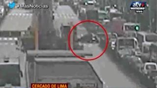 Metropolitano: 12 heridos dejó choque entre bus del servicio y auto particular [Video]