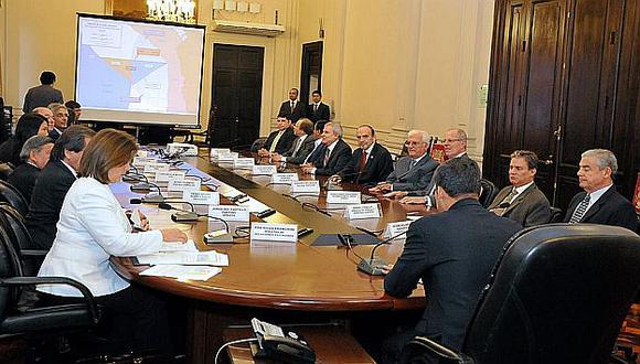 Humala encabezó la reunión en la que se proyectaron mapas sobre la controversia con Chile. (Sepres)
