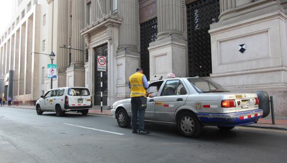 El retiro de los vehículos en calles del Cercado de Lima se hará de lunes a viernes en diferentes horarios. (Foto: Municipalidad de Lima)