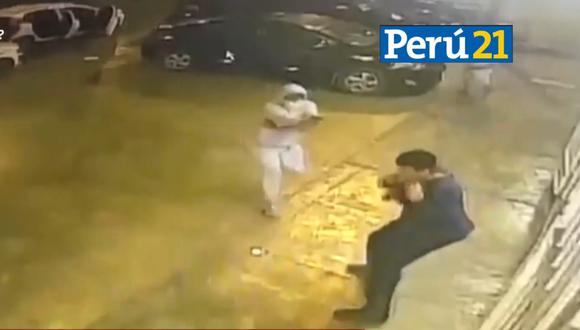 Sicarios asesinan a dos personas y una mujer queda herida (Captura: América Televisión).