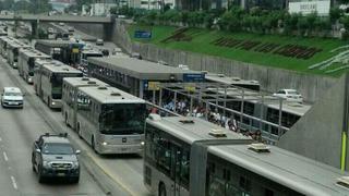 Metropolitano: Gran congestión en estación Canaval y Moreyra [Fotos]
