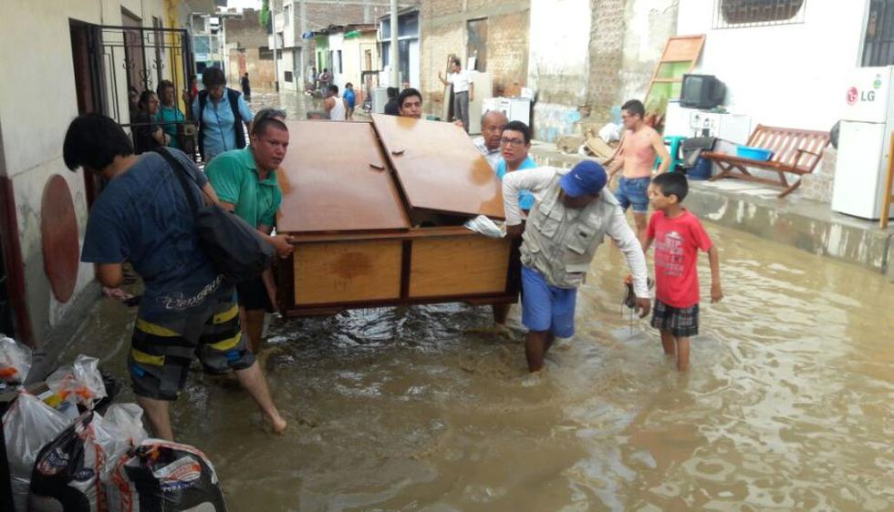 La ciudad está inundada por el desborde del río Piura. (Jorge Merino)