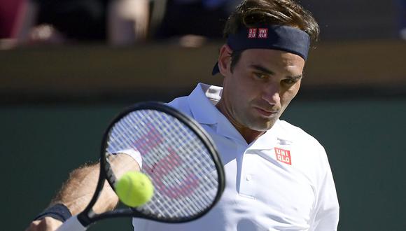 Roger Federer enfrenta al polaco Hubert Hurkacz por el pase a semifinales del Indian Wells. (Foto: AP)