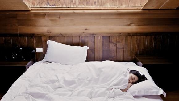 Neurólogo ofrece estos consejos para combatir los trastornos de sueño durante la cuarentena