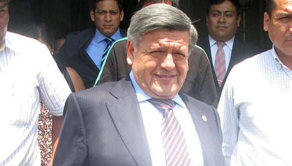 César Acuña es llamado traidor por sus militantes. (Mayra Florián/Perú21)